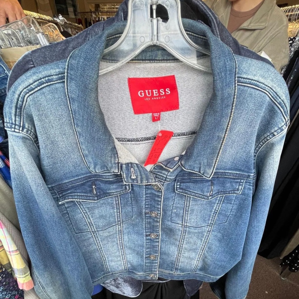 Guess Women's Faded Blue Jean Jacket *VINTAGE